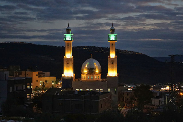 המסגד החדש בנחף לעת ערב (צילום דן בר דוב)