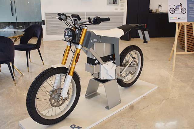 Cake  אופנוע שבדי חשמלי בישראל