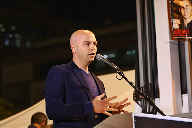 העיתונאי אמיר תיבון (צילום דן בר דוב)